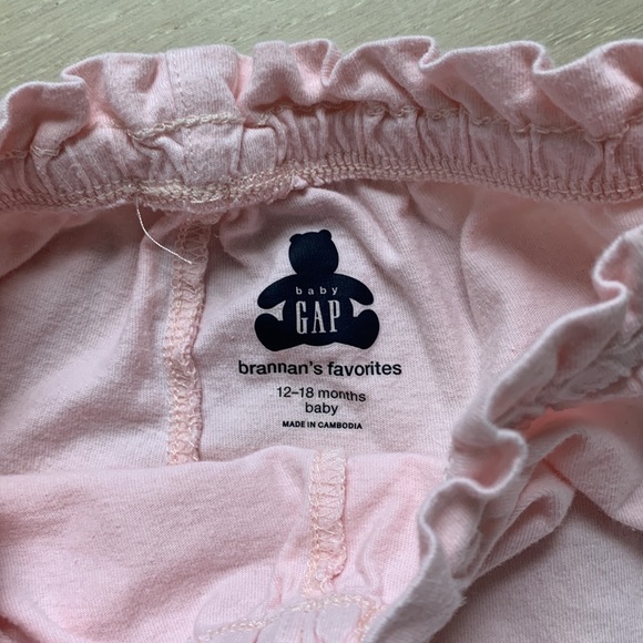 Gap pink baby girl 12-18m bubble shorts - Picture 3 of 3